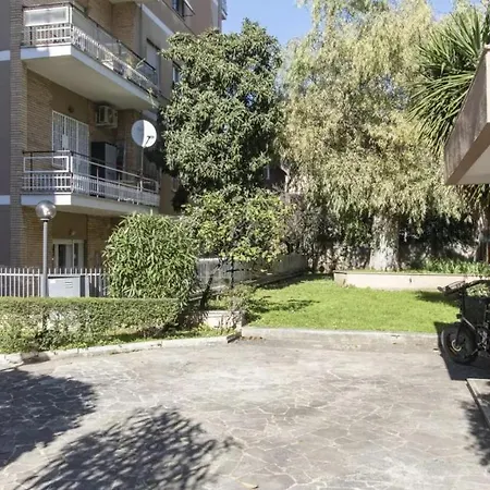 Igea With Garden - Close To Policlinico Gemelli Apartmán