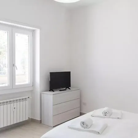 Igea With Garden - Close To Policlinico Gemelli Appartamento